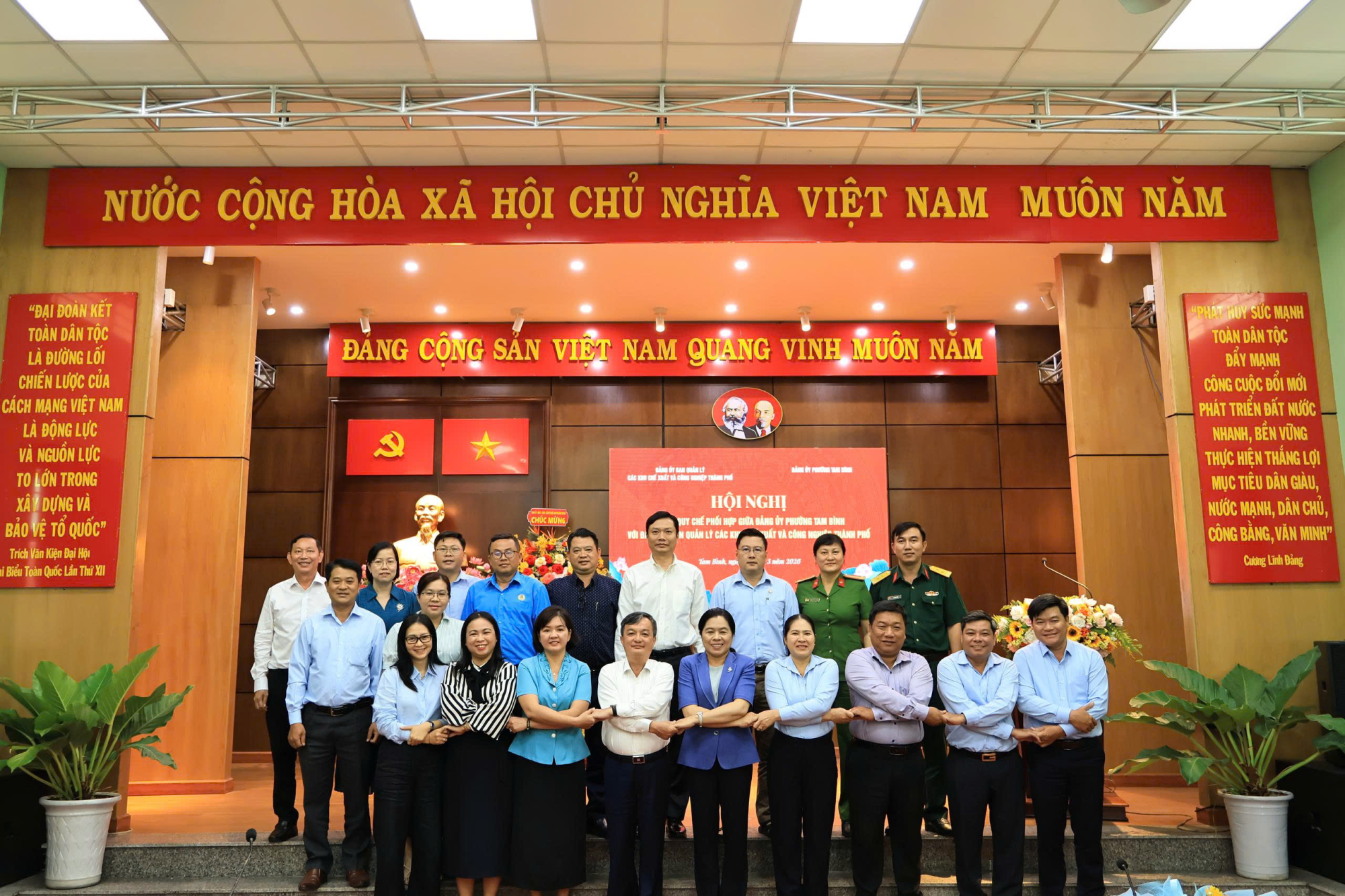 KÝ KẾT QUY CHẾ PHỐI HỢP VÀ KẾ HOẠCH TỔ CHỨC HOẠT ĐỘNG NĂM 2026 GIỮA ĐẢNG ỦY BAN QUẢN LÝ CÁC KHU CHẾ XUẤT VÀ CÔNG NGHIỆP THÀNH PHỐ VÀ ĐẢNG ỦY PHƯỜNG TAM BÌNH