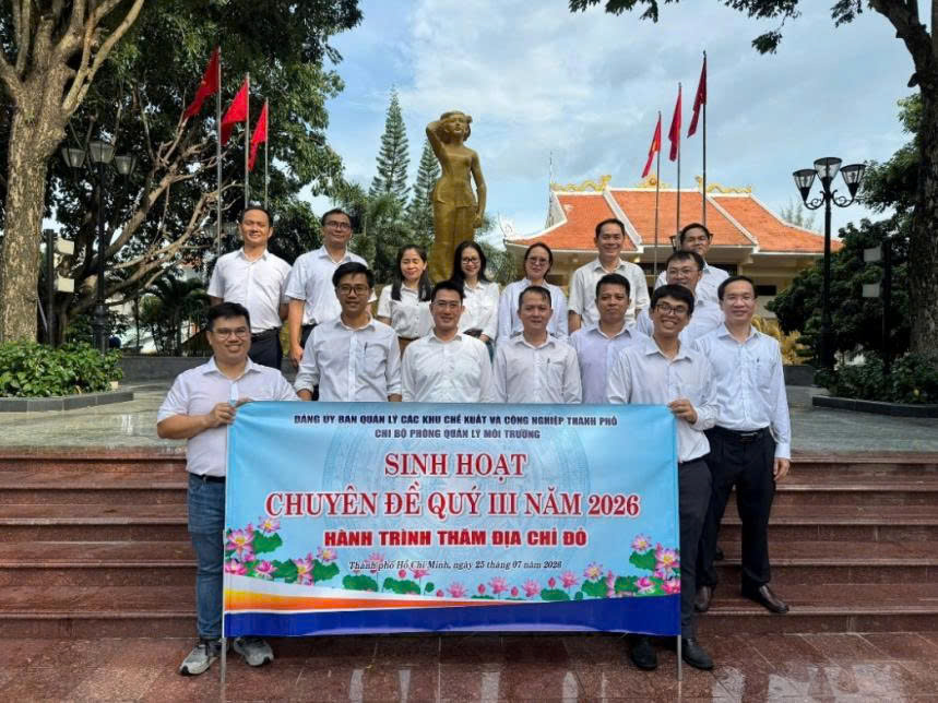 Chi bộ Phòng Quản lý Môi trường – Hành trình về nguồn tri ân các Anh hùng liệt sỹ
