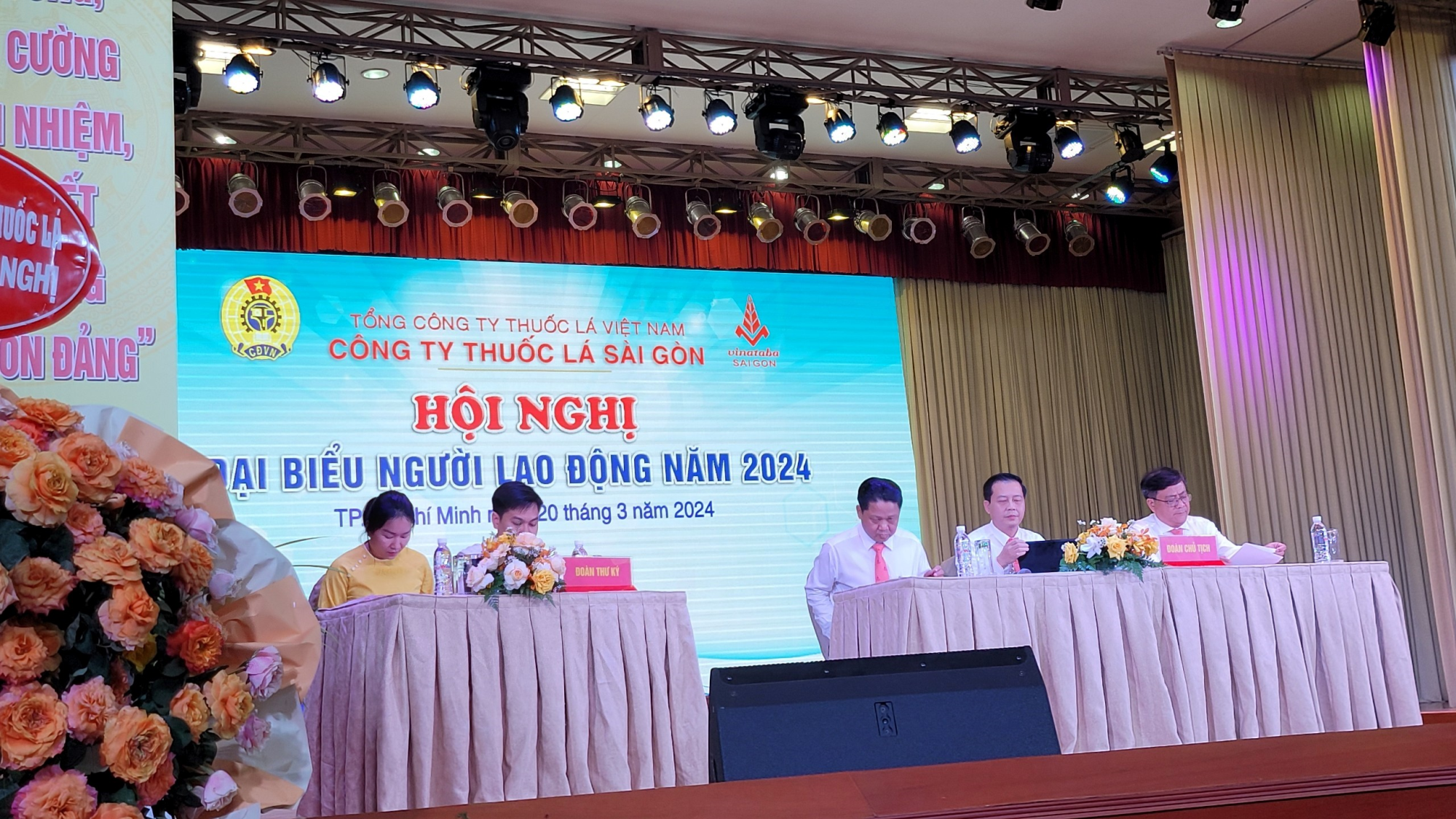 Triển khai thực hiện dân chủ ở cơ sở tại nơi làm việc